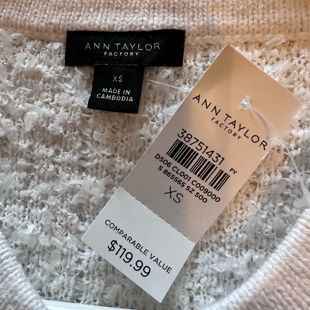 NWT Ann Taylor Factory White Knit Short Sleeve Cardigan Gold button Size XS - Picture 6 of 8